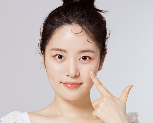 광대 근육 축소를 통해 얼굴 윤곽을 부드럽게 정리하는 보톡스 시술 이미지