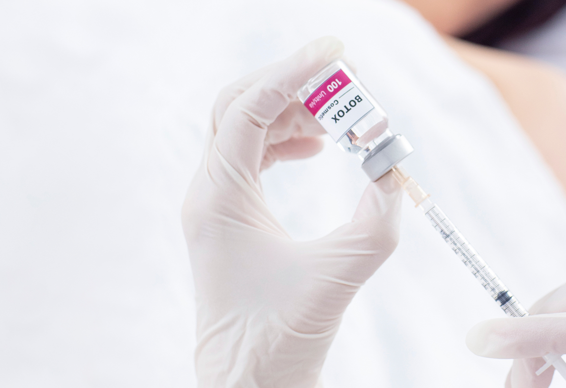 한국 강남 클리닉 UH CELL 고객 전용 호텔 제휴 혜택을 안내하는 스페셜 베네핏 배너 이미지